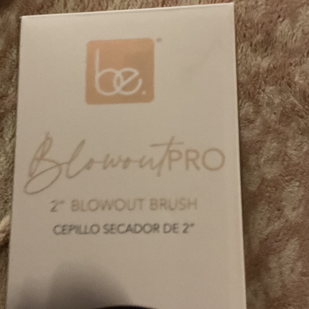 Be BlowoutPRO 2" Blowout Brush Brand New